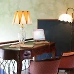 Air Hotel